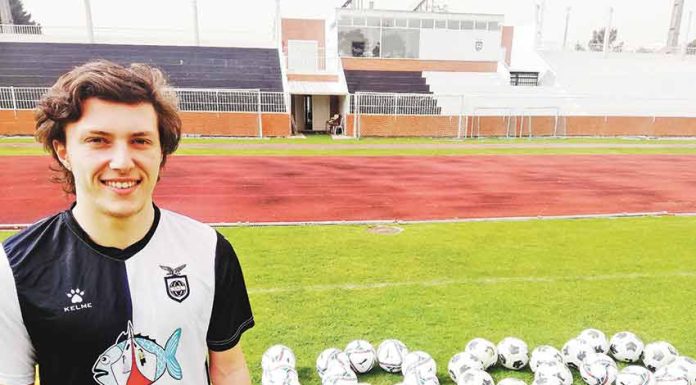 Futebol: Guga entra na história do Nazarenos