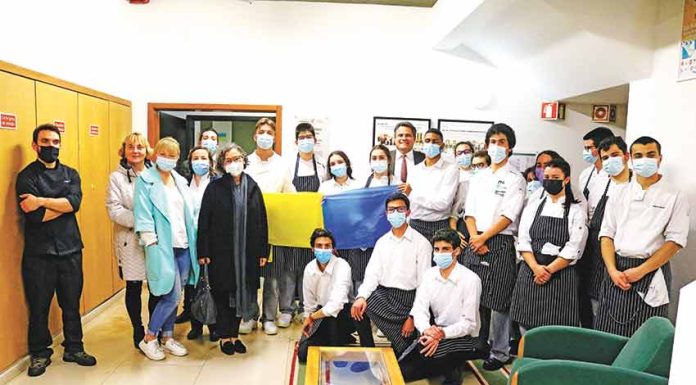 Jantar solidário na EHTO angariou fundos e bens para ucranianos