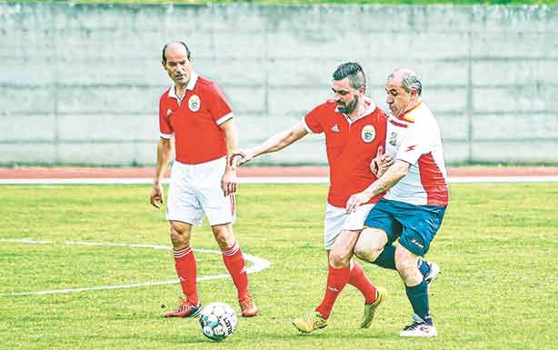 Futebol: Convívio, futebol e solidariedade no torneio dos Veteranos do Bairro