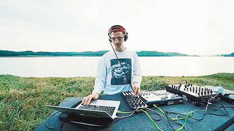 Música do caldense Holly já chegou a… Hollywood