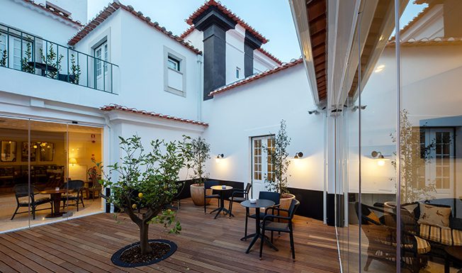 Pousada Vila de Óbidos reabre com descontos