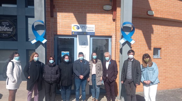 Cadaval assinala mês da prevenção dos maus tratos com laços azuis