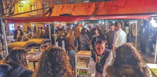 Bazar à Noite regressa no sábado