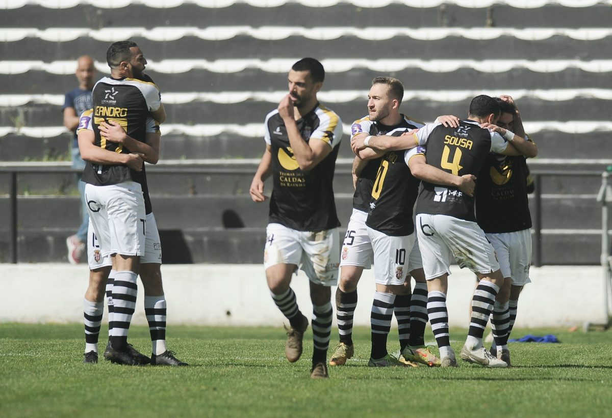 Caldas consegue empate precioso nos descontos