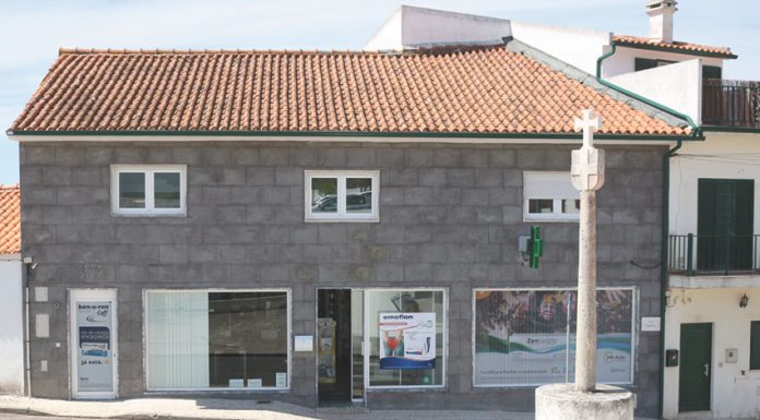 Proprietários e Junta tentam adiar fecho de farmácia