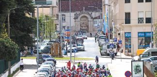 Ciclismo: Saída do pelotão da Volta a Portugal do Futuro atraiu curiosos
