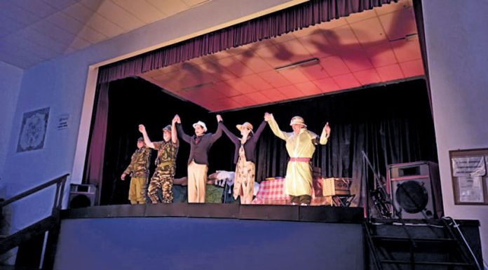 Teatro: Animais de Palco exibem peça “Há guerra na Amoreira!?”