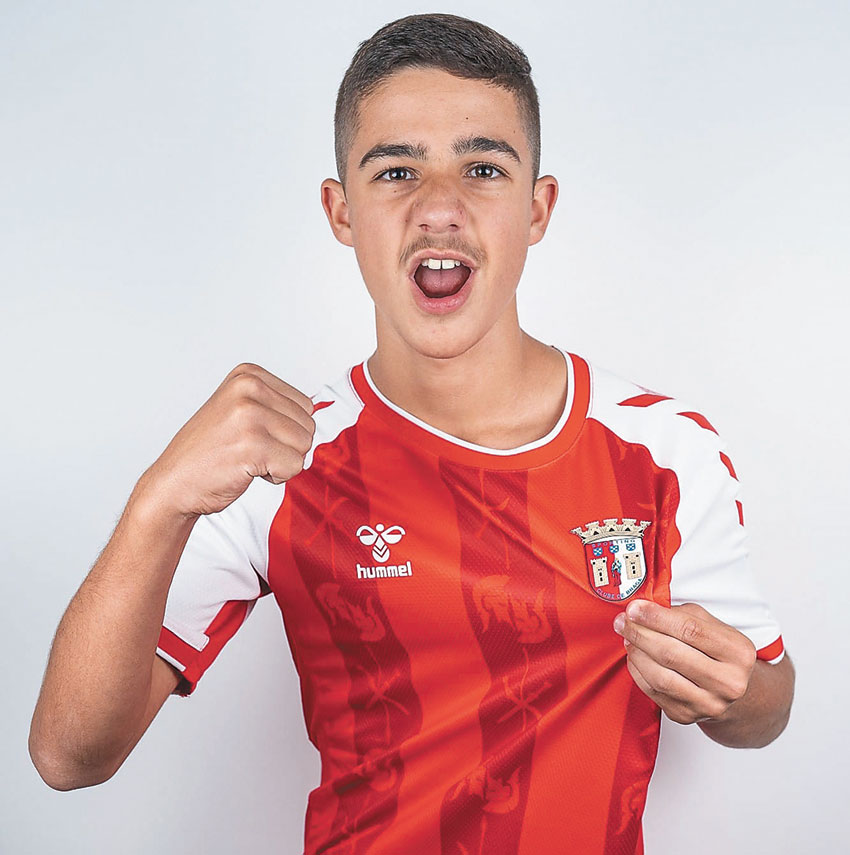 Futebol: Tiago Ferreira chamado à Seleção Nacional de Sub-15