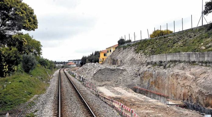 Obras de modernização da Linha do Oeste estão paradas