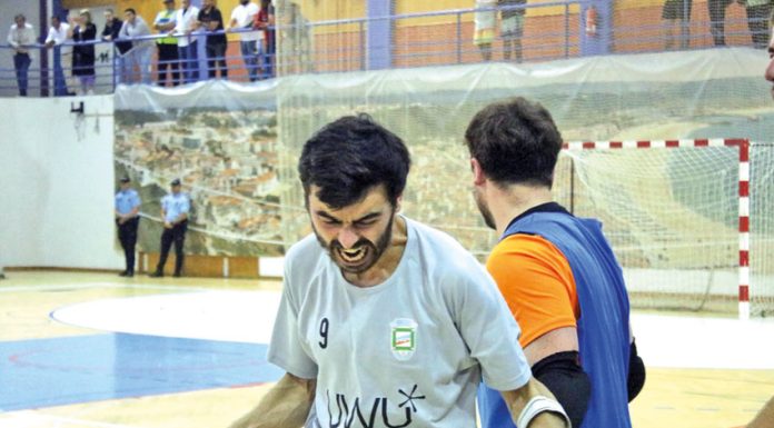 Futsal: Sineta ganha troféu no dia em que foi pai