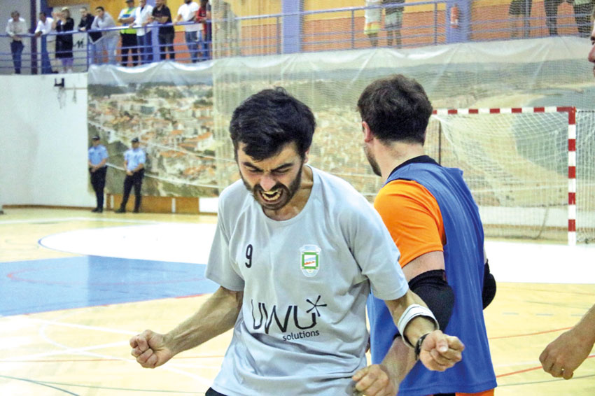 Futsal: Sineta ganha troféu no dia em que foi pai