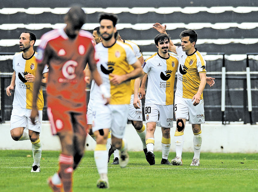 Futebol: Caldas abre a temporada na visita ao Fontinhas