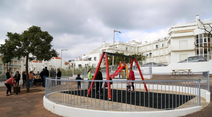 Parque infantil da Cerâmica, na Nazaré, reabriu