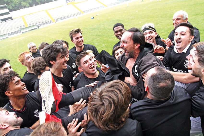 Futebol: Caldas sobe equipa B à Honra