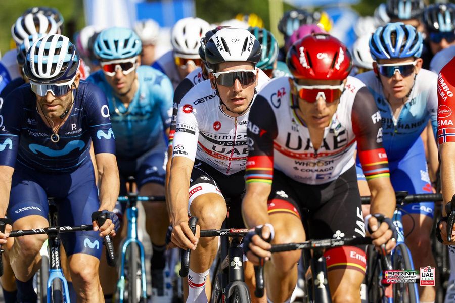 Sprint de Carapaz coloca João Almeida em terceiro