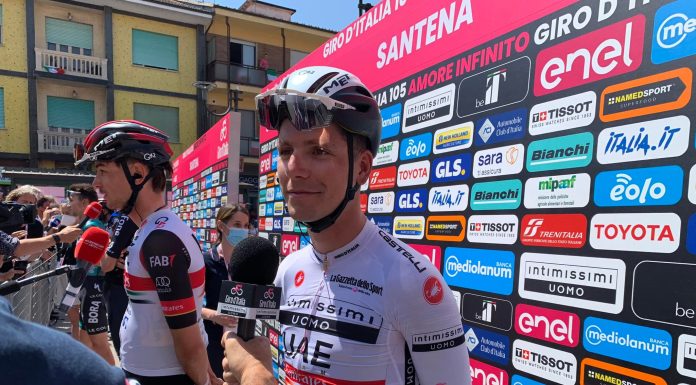 João Almeida mantém distância para Richard Carapaz