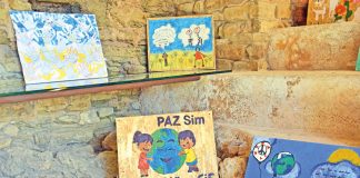 Alunos de Óbidos usam a arte para apelar à Paz