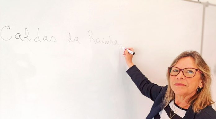 A voz do coração chama a professora Maria do Céu Santos à sala de aula