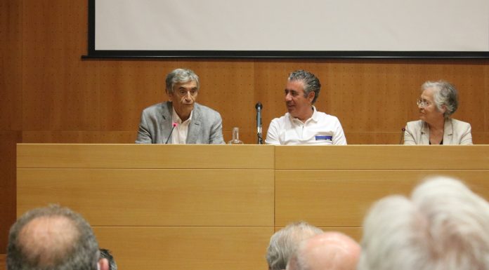Casa cheia para ouvir Laborinho Lúcio falar de “As sombras de uma azinheira”