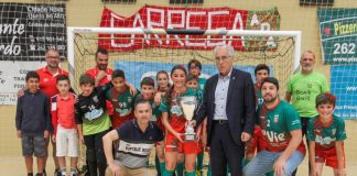 Futsal: Infantis da AD Alvorninha recebem troféu