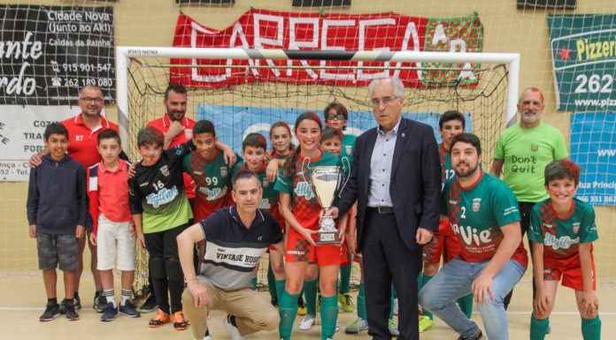 Futsal: Infantis da AD Alvorninha recebem troféu