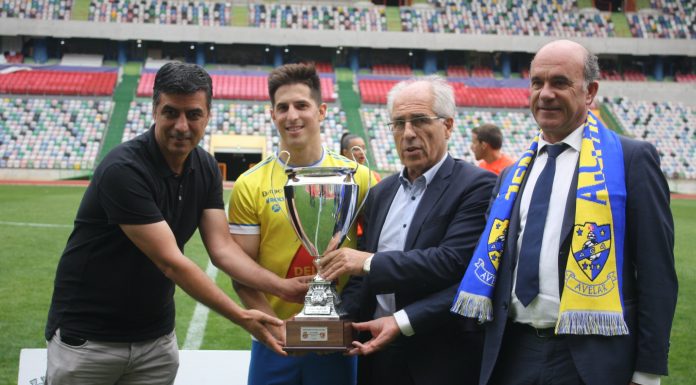 Futebol: Beneditense conquista troféu com goleada