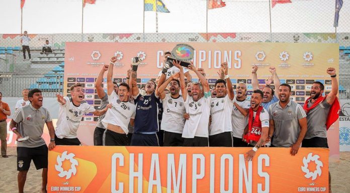 Futebol de praia: Tomás Seixas festeja título com CB Loures