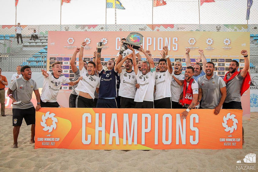 Futebol de praia: Tomás Seixas festeja título com CB Loures