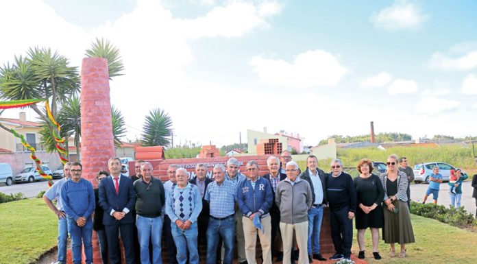 Trabalhadores da cerâmica evocados em monumento