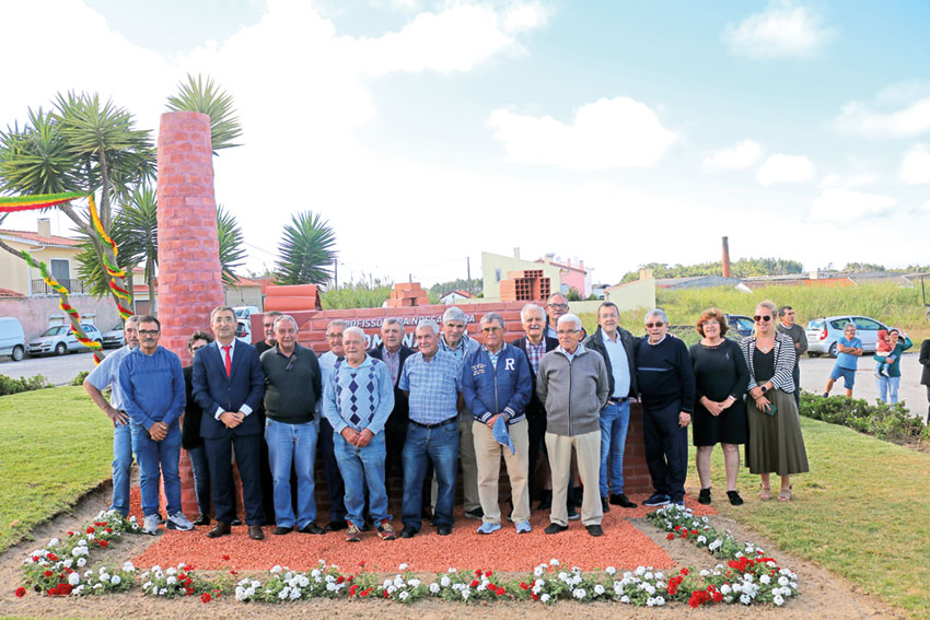 Trabalhadores da cerâmica evocados em monumento