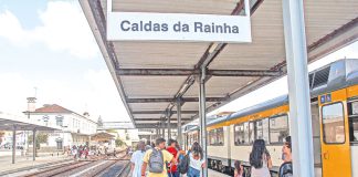 Passageiros regulares veem a Linha do Oeste como uma “alternativa viável” à rodovia