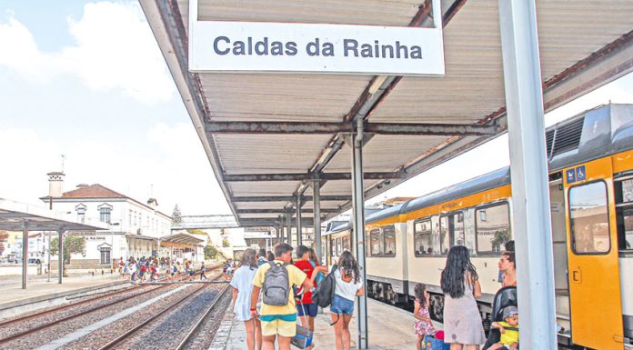 Passageiros regulares veem a Linha do Oeste como uma “alternativa viável” à rodovia