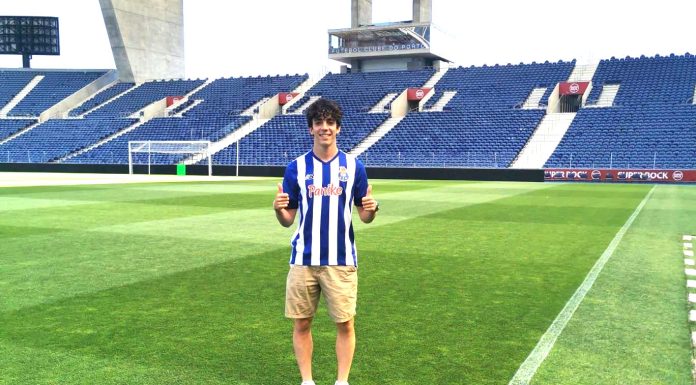 Futebol: Cadavalense Kiko assina contrato de formação com FC Porto