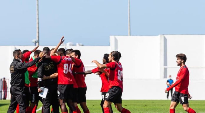 Futebol: Técnico Tiago Vicente renova contrato com o Peniche
