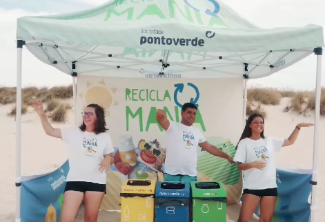 Bom Sucesso recebe jogo de tabuleiro gigante sobre reciclagem