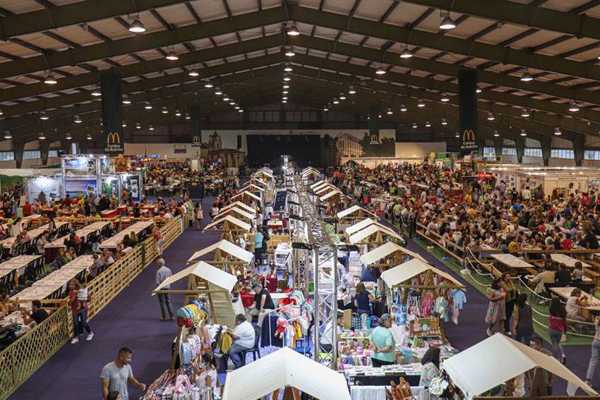 Festa da gastronomia e animação popular junta  milhares na Expoeste até ao próximo domingo