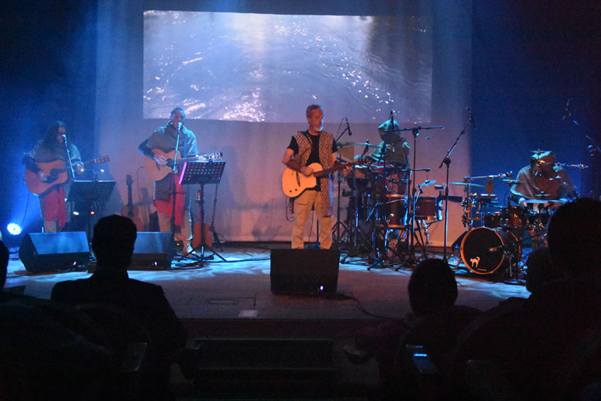 Gardunhos percorrem quatro séculos  de História portuguesa em canções