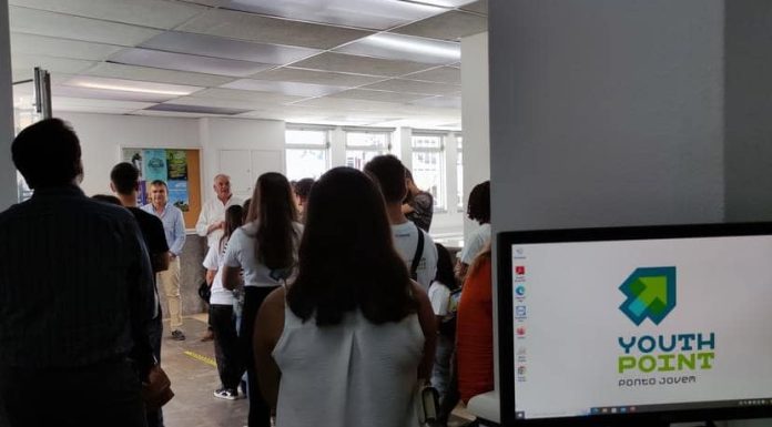 Câmara de Peniche inaugura Ponto Jovem