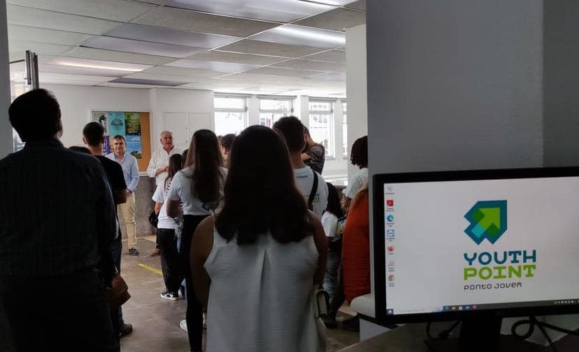 Câmara de Peniche inaugura Ponto Jovem