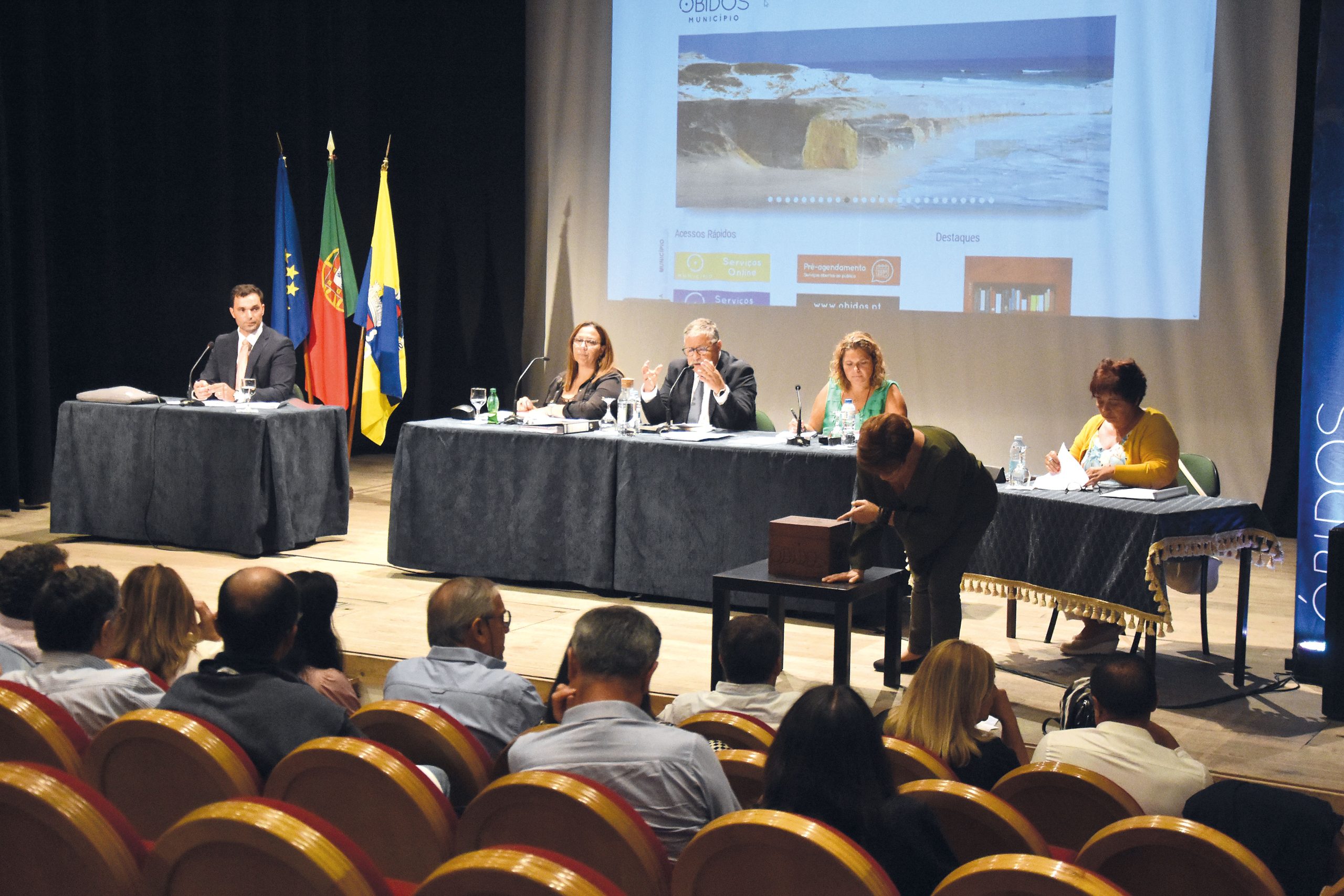 Assembleia Municipal de Óbidos aprova ARU para requalificar a vila