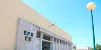 Reclusos com telefones fixos nas prisões