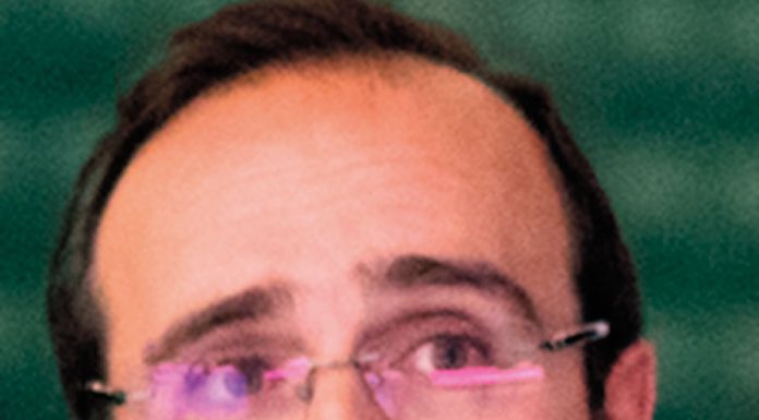 Nazaré: Emanuel Vigia efetua primeira dupla cirurgia robotizada