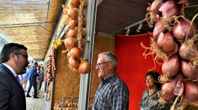 Abertura da Feira Nacional da Cebola em Rio Maior marcada pela assinatura de protocolo com Caldas