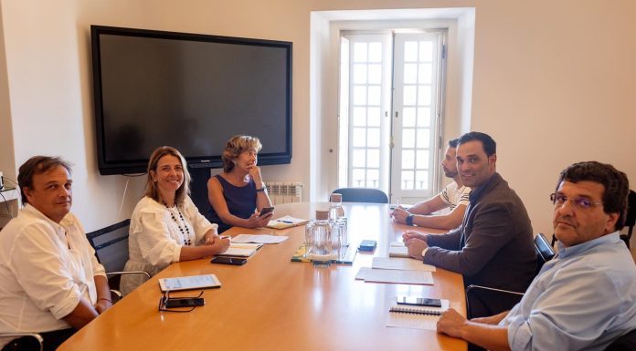 Câmaras das Caldas e Óbidos pedem revogação da proibição do uso da “toneira” na Lagoa