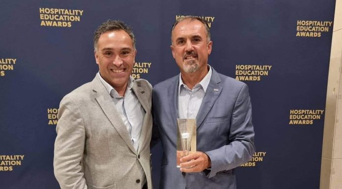 Ex-diretor da ESTM recebe prémio de carreira