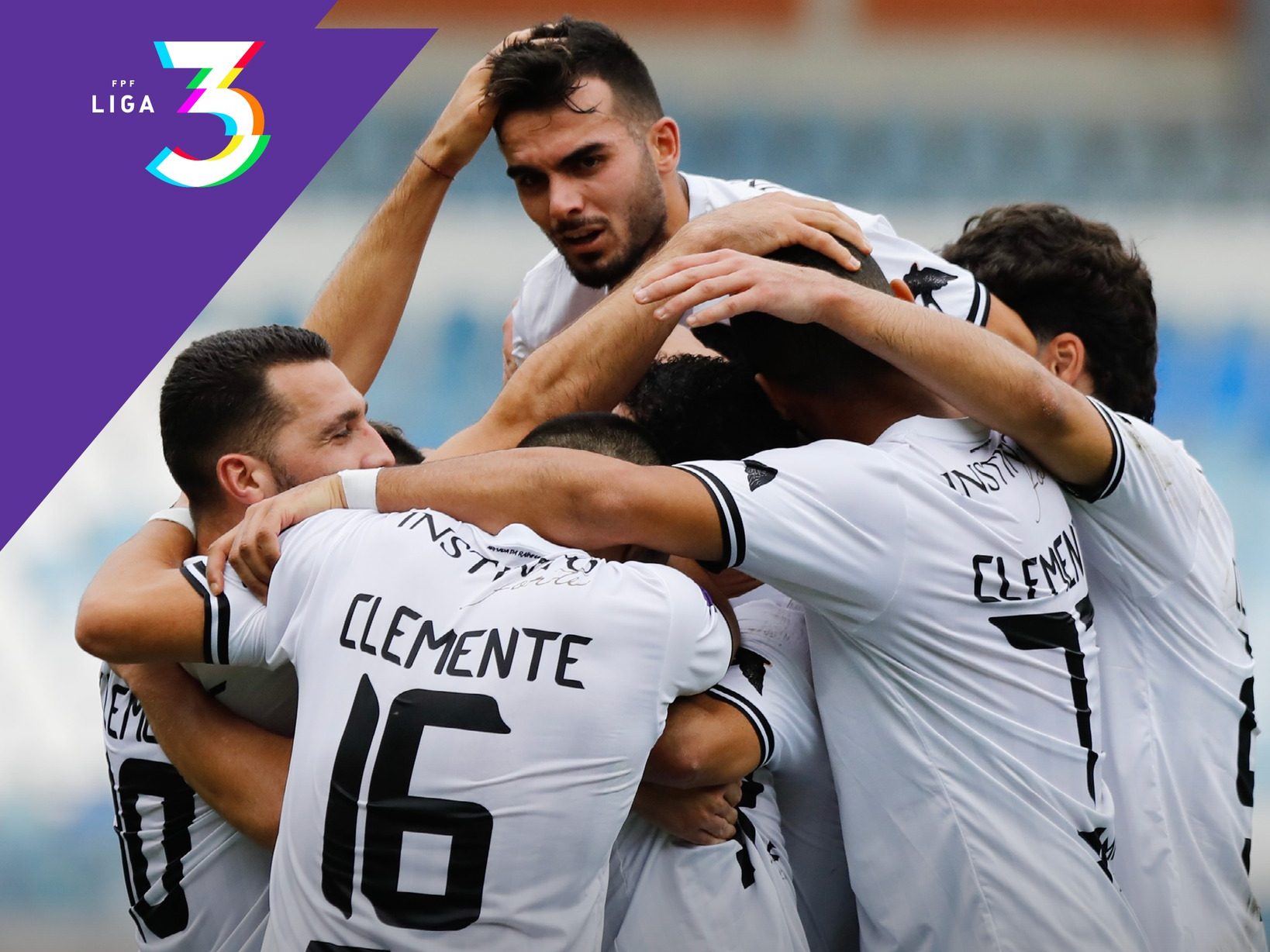 Futebol: Caldas vence em Coimbra e lidera campeonato