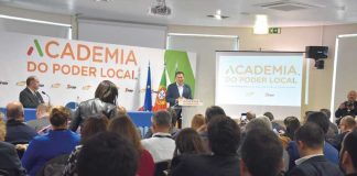 ASD criticam “ausência de compromisso” do Governo