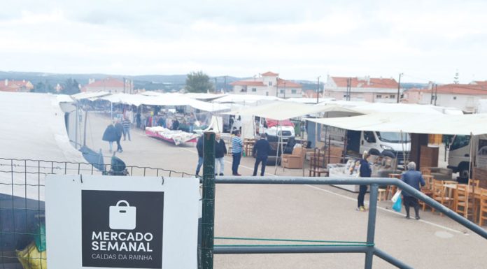 Feira semanal mais “ordenada” e com espaço para estacionamento