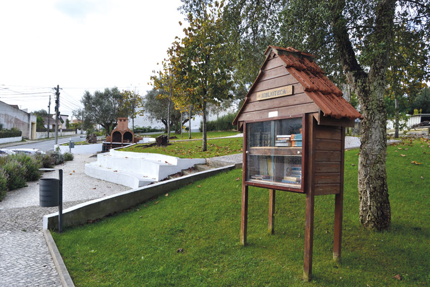 Uma biblioteca livre no Nadadouro