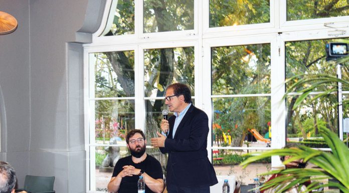 José Viegas lança livro “A Terapia do Flamingo”